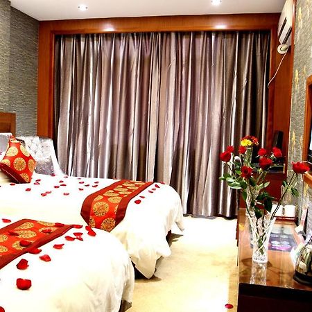 Yiwu Guoheng Hotel Exterior photo